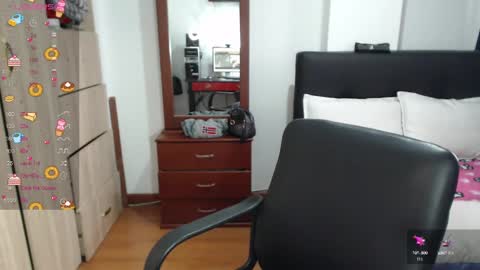 Snapshot of miia_big1boobs chatting on March 2025 06:22:02 PM  miia big1boobs online show from March 2025 06:22:02 PM