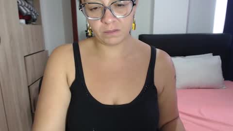 Snapshot of miia_big1boobs chatting on March 2025 05:57:02 PM  miia big1boobs online show from March 2025 05:57:02 PM