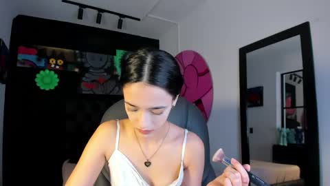 Snapshot of miia_bratz chatting on May 2026 09:09:01 PM miia_bratz online show from May 2026 09:09:01 PM