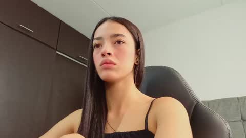 Snapshot of miia_bratz chatting on June 2026 01:43:02 PM miia_bratz online show from June 2026 01:43:02 PM