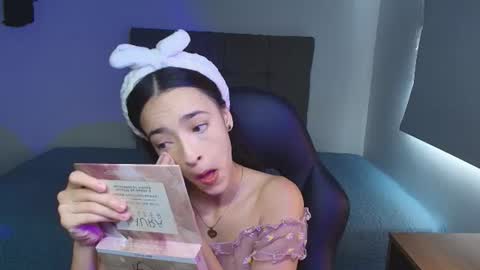 Snapshot of miia_bratz chatting on June 2026 01:26:01 PM miia_bratz online show from June 2026 01:26:01 PM