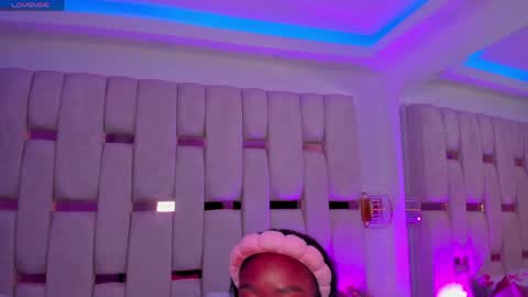 Snapshot of miia_schwarz chatting on April 2026 01:53:02 PM Miia Schwarz online show from April 2026 01:53:02 PM