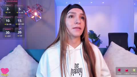 Miia 3 online show from November 2025 12:04:01 PM