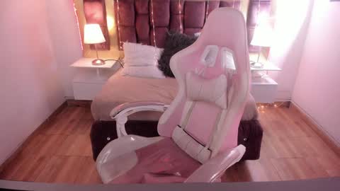 Snapshot of miia_thompson_1 chatting on January 2025 05:26:02 PM M I I A online show from January 2025 05:26:02 PM