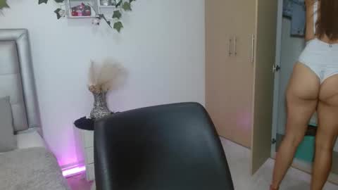 Snapshot of miiaa_k chatting on April 2026 07:45:01 AM miiaa_k online show from April 2026 07:45:01 AM