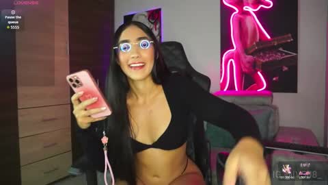 MIA  online show from December 2025 08:26:02 PM