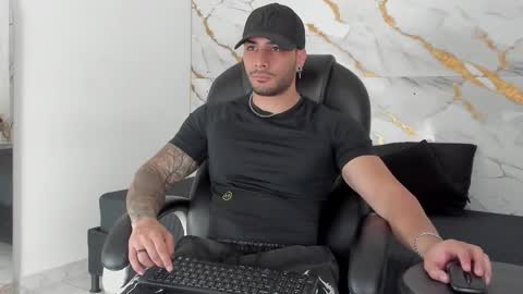 Snapshot of miike_stone1 chatting on September 2025 01:11:02 PM Daniel online show from September 2025 01:11:02 PM