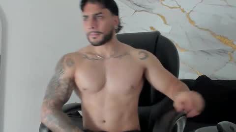 Snapshot of miike_stone1 chatting on November 2025 01:10:01 PM Daniel online show from November 2025 01:10:01 PM