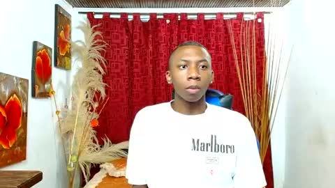 Snapshot of miilo18 chatting on February 2026 01:07:02 PM milo online show from February 2026 01:07:02 PM