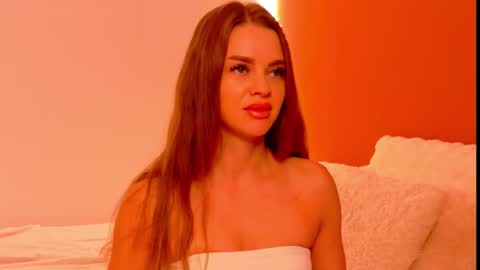 Amira online show from December 2025 05:24:02 AM