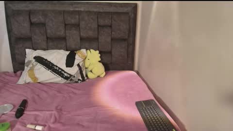 Snapshot of miiss_emmy chatting on September 2025 06:52:01 PM Emmy online show from September 2025 06:52:01 PM