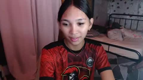 Snapshot of mika_cora chatting on May 2026 04:57:04 PM MIKA online show from May 2026 04:57:04 PM