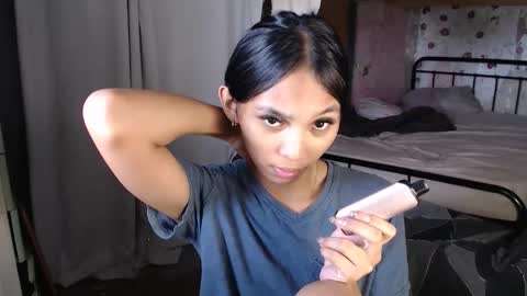 Snapshot of mika_cora chatting on June 2026 05:10:01 AM MIKA online show from June 2026 05:10:01 AM