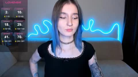 Snapshot of mika_reid chatting on November 2025 10:41:02 PM Mika online show from November 2025 10:41:02 PM