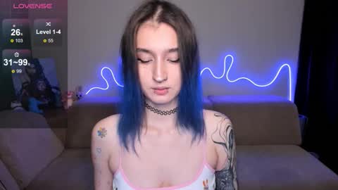 Snapshot of mika_reid chatting on November 2025 12:38:01 PM Mika online show from November 2025 12:38:01 PM