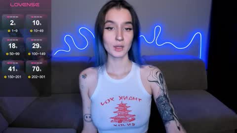 Snapshot of mika_reid chatting on December 2025 10:53:01 AM Mika online show from December 2025 10:53:01 AM