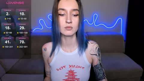 Snapshot of mika_reid chatting on December 2025 07:56:02 PM Mika online show from December 2025 07:56:02 PM