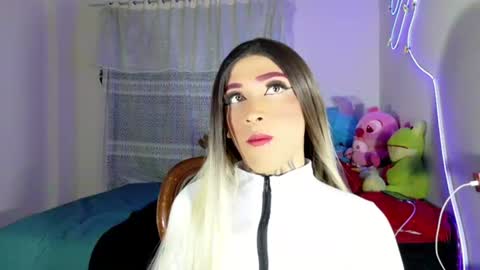Snapshot of mikaelarangel chatting on June 2026 04:15:02 AM mikaelarangel online show from June 2026 04:15:02 AM