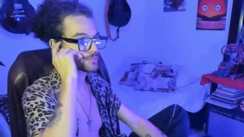 Snapshot of mikaelrizzzo chatting on October 2025 01:25:02 AM mikaelrizzzo online show from October 2025 01:25:02 AM