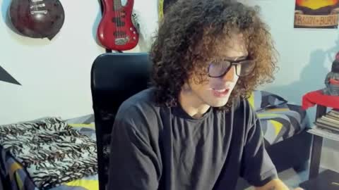 Snapshot of mikaelrizzzo chatting on October 2025 11:52:02 PM mikaelrizzzo online show from October 2025 11:52:02 PM