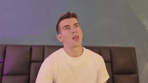 mikael online show from March 2026 04:14:01 AM