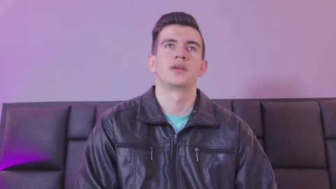 mikael online show from April 2026 04:27:01 AM