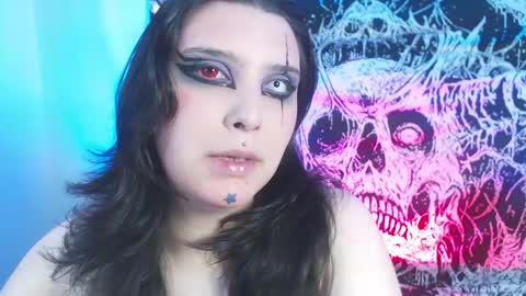 Snapshot of mikaskullcs chatting on April 2026 07:05:02 PM Mika online show from April 2026 07:05:02 PM