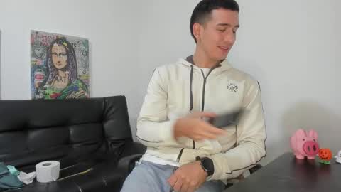 mike3xxx online show from November 2025 02:22:01 AM