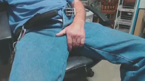 Snapshot of mike694fun chatting on December 2024 07:33:01 PM mike694fun online show from December 2024 07:33:01 PM