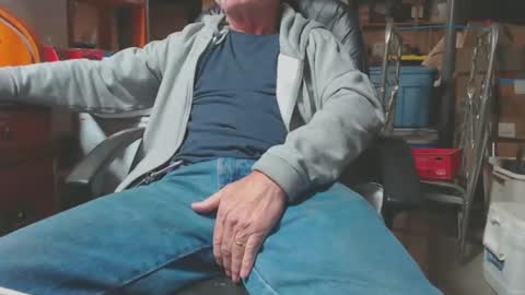 Snapshot of mike694fun chatting on January 2025 12:00:02 AM mike694fun online show from January 2025 12:00:02 AM