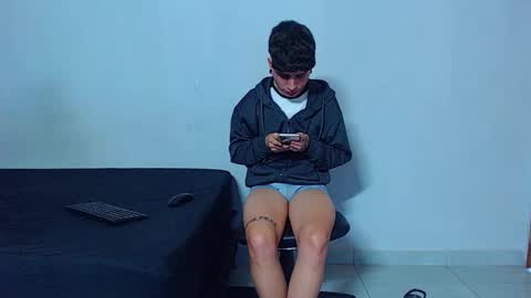 Mike IMDEPENDIENT MODEL online show from February 2026 04:01:01 PM