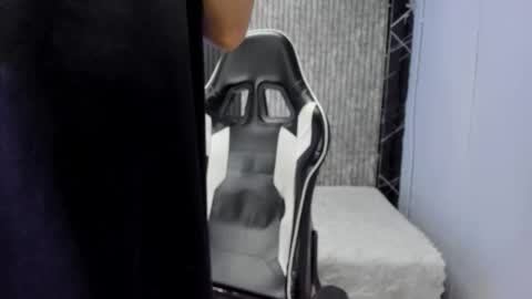 Mike 0233 online show from November 2025 04:12:01 AM