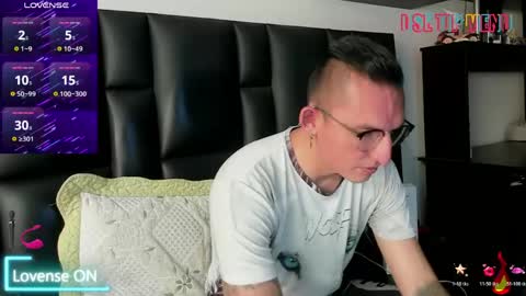 Snapshot of mike_bennet chatting on March 2026 10:03:01 PM Mike Bennet Make me Cum Please online show from March 2026 10:03:01 PM