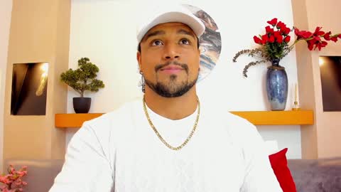 Snapshot of mike_estevess chatting on December 2024 11:07:01 PM   online show from December 2024 11:07:01 PM