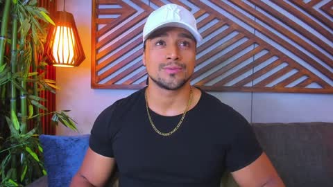 Snapshot of mike_estevess chatting on January 2025 03:32:02 AM   online show from January 2025 03:32:02 AM