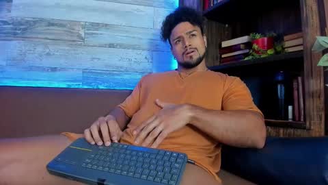 Snapshot of mike_estevess chatting on March 2025 09:51:02 AM   online show from March 2025 09:51:02 AM