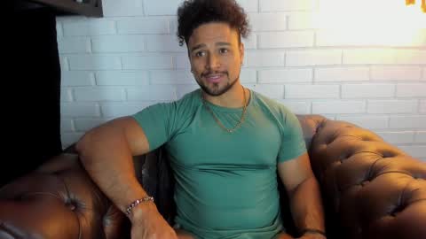 Snapshot of mike_estevess chatting on March 2025 09:46:02 PM   online show from March 2025 09:46:02 PM