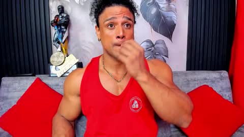 Snapshot of mike_estevess chatting on October 2025 12:08:02 AM   online show from October 2025 12:08:02 AM