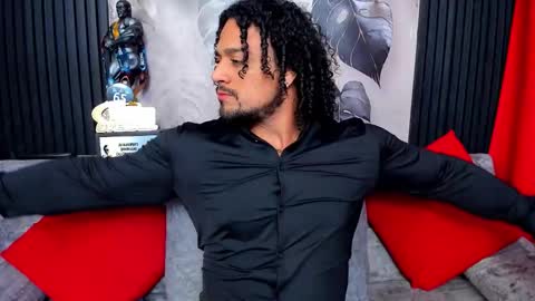 Snapshot of mike_estevess chatting on March 2026 07:56:01 AM online show from March 2026 07:56:01 AM