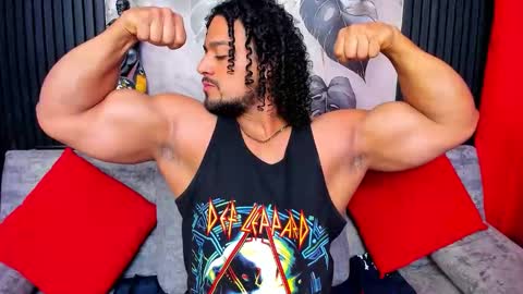 Snapshot of mike_estevess chatting on March 2026 08:42:01 AM online show from March 2026 08:42:01 AM