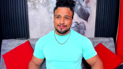 Snapshot of mike_estevess chatting on March 2026 05:38:02 PM online show from March 2026 05:38:02 PM