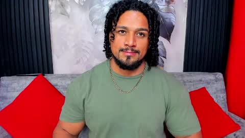 Snapshot of mike_estevess chatting on April 2026 05:08:02 AM online show from April 2026 05:08:02 AM