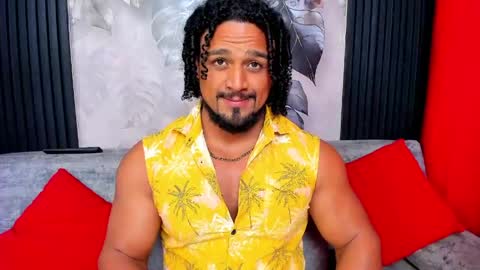 Snapshot of mike_estevess chatting on April 2026 10:36:01 AM online show from April 2026 10:36:01 AM