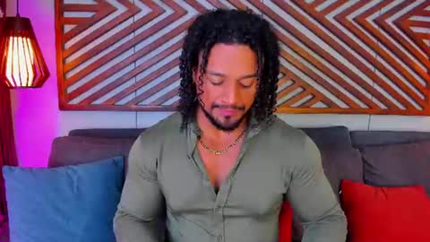 Snapshot of mike_estevess chatting on June 2026 06:30:02 AM online show from June 2026 06:30:02 AM