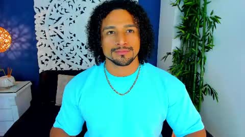 Snapshot of mike_estevess chatting on July 2026 05:43:02 AM online show from July 2026 05:43:02 AM