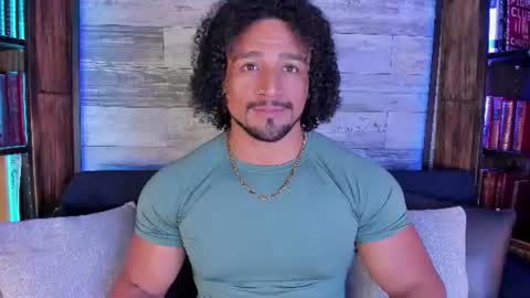 Snapshot of mike_estevess chatting on August 2026 08:02:02 AM online show from August 2026 08:02:02 AM