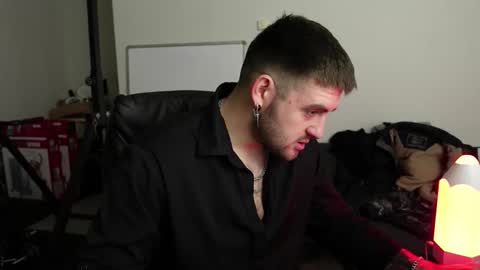 Snapshot of mike_platano chatting on December 2025 08:47:02 PM MIKE PLATANO online show from December 2025 08:47:02 PM