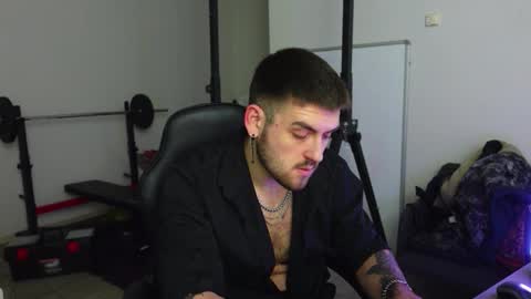 Snapshot of mike_platano chatting on December 2025 10:04:02 PM MIKE PLATANO online show from December 2025 10:04:02 PM