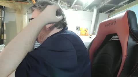 Snapshot of mikejws chatting on October 2025 09:43:02 PM mikejws online show from October 2025 09:43:02 PM