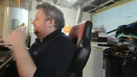 Snapshot of mikejws chatting on October 2025 06:16:02 PM mikejws online show from October 2025 06:16:02 PM